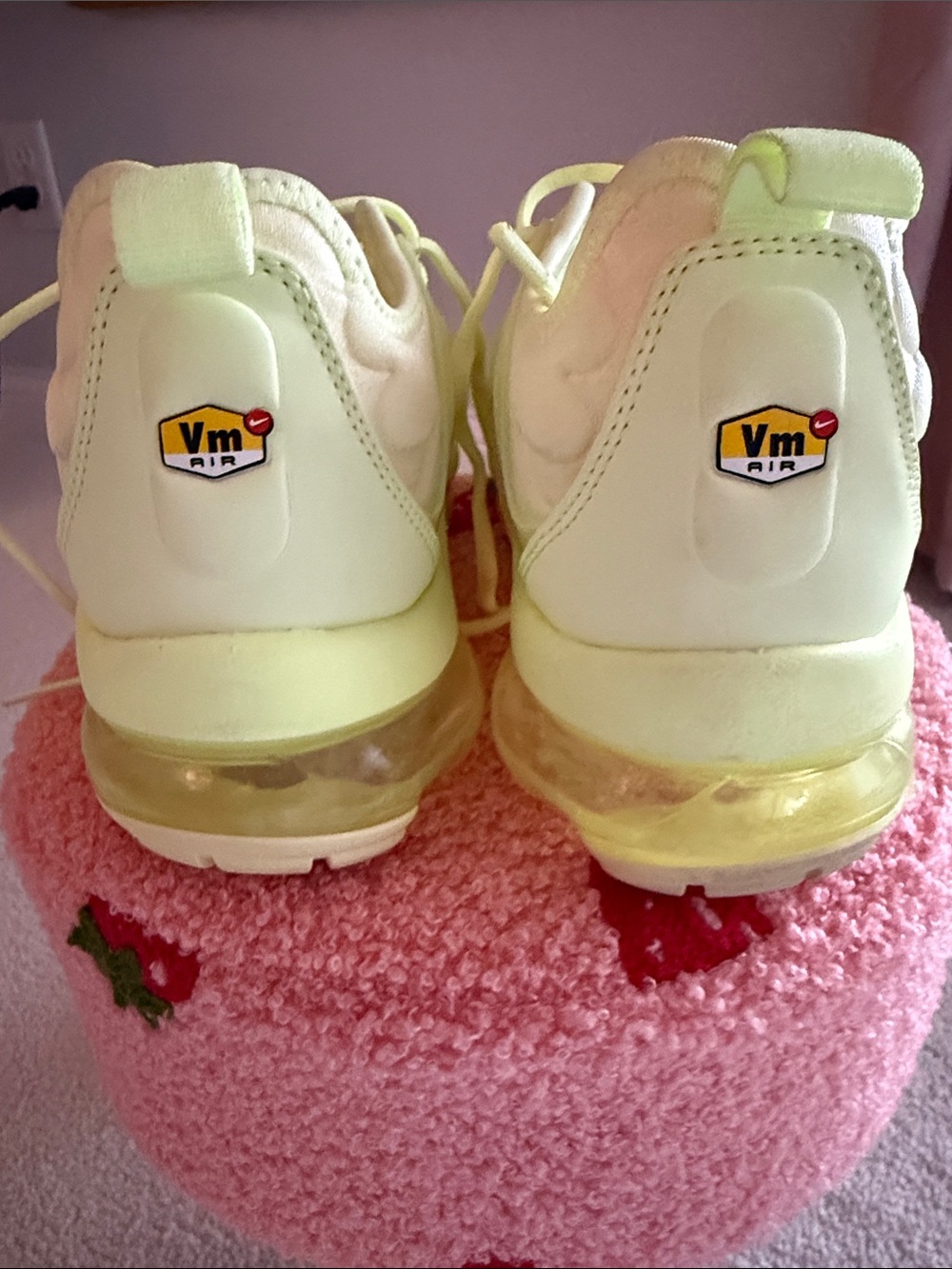Nike VM Air womens Yellow White Air-Cushioned Sneakers almost like new